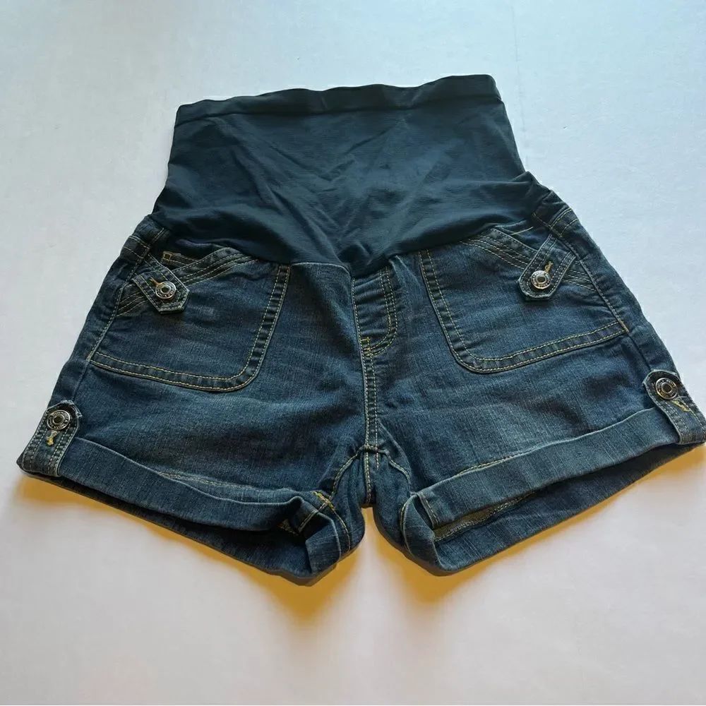 Cute Bella Vida Maternity Blue Jean Shorts Medium Cuffed